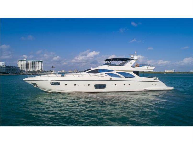 photo of 100' Azimut Leonardo 2010