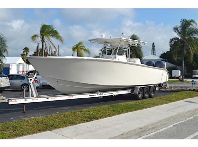 photo of 38' Jupiter Center Consokle 2008