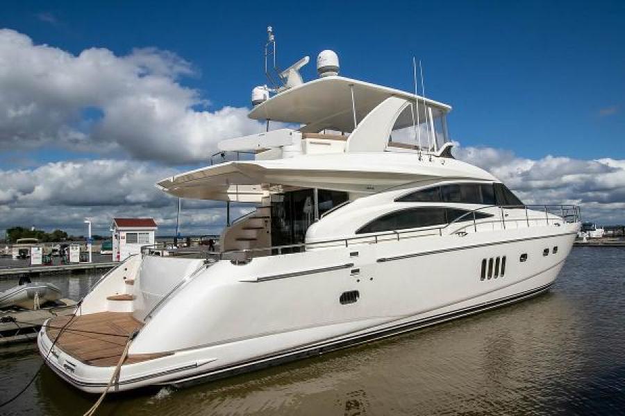 photo of 67' Princess 67 Flybridge 2006