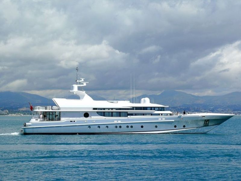 photo of 164' Oceanfast 1998