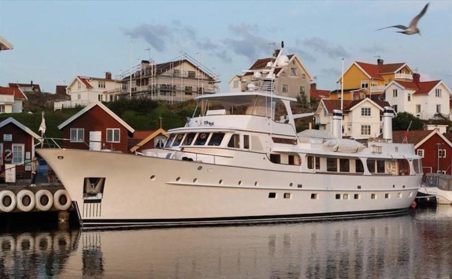 photo of 108' Feadship 1970