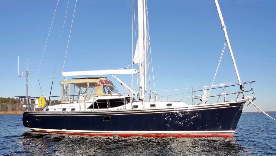 photo of 56' Hylas 56 Raised Salon 2012