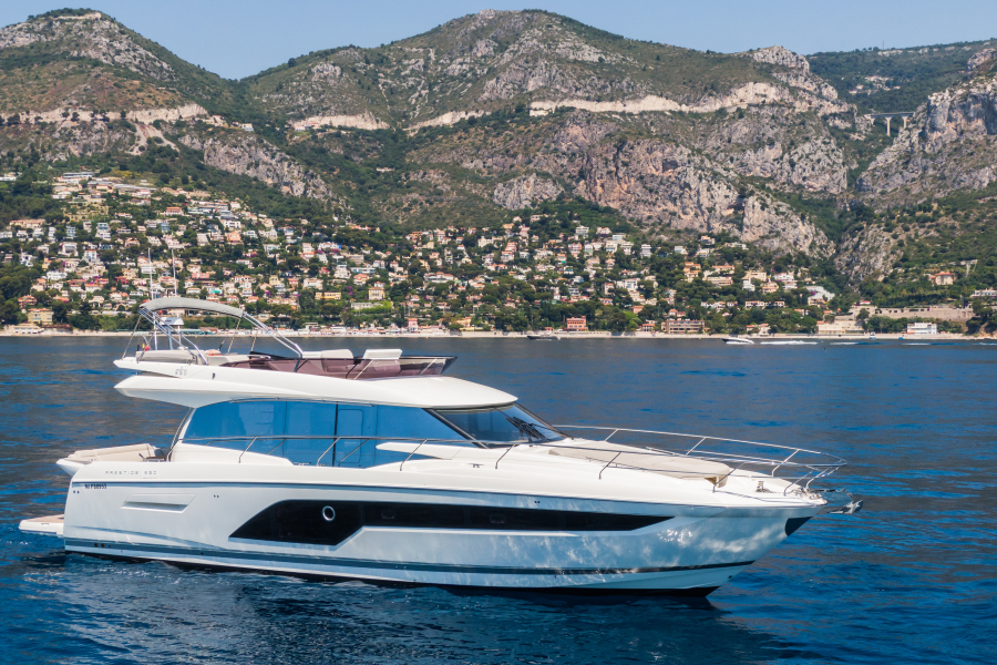 photo of 61' Prestige 590 2019