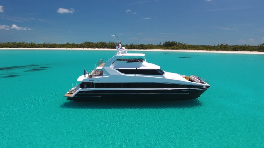 photo of 90' Sabre 2004