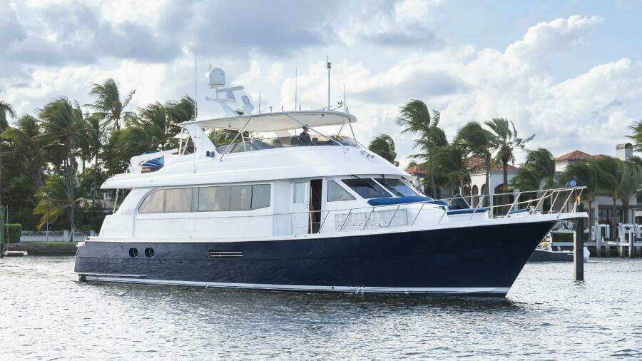 Picture Of: 75' Hatteras 2002
