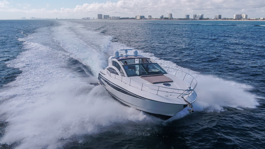 photo of 54' Savannah 2010