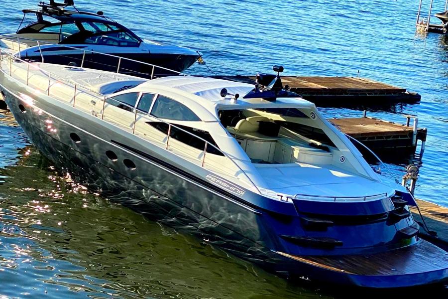 photo of 52' Pershing 2003