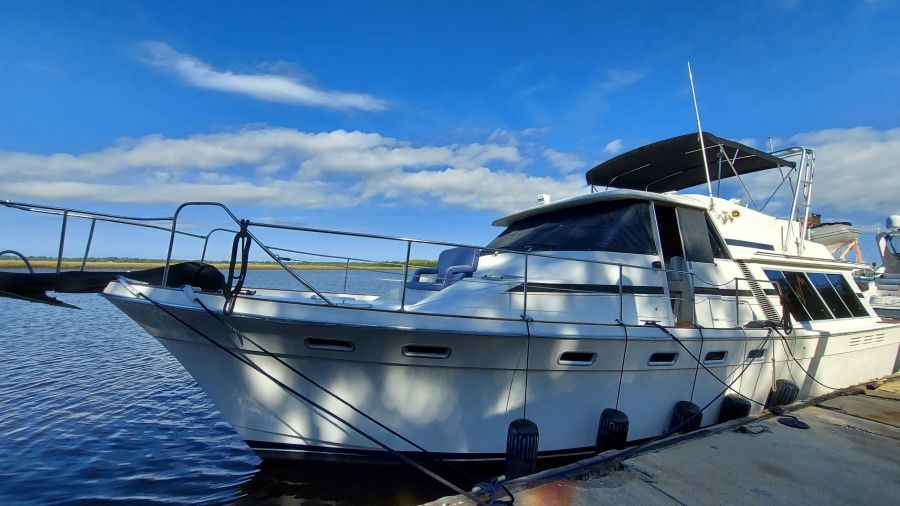 photo of 45' Bayliner 4550 1987