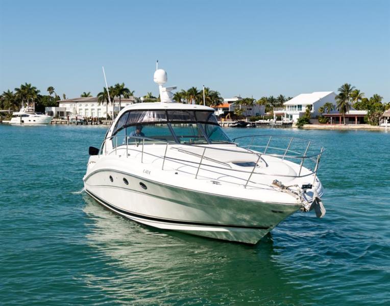Photo of 2004 Sea Ray 42'