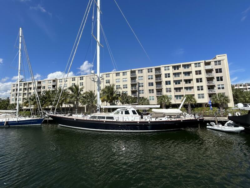 photo of 110' Palmer Johnson Cruising Sloop 1983