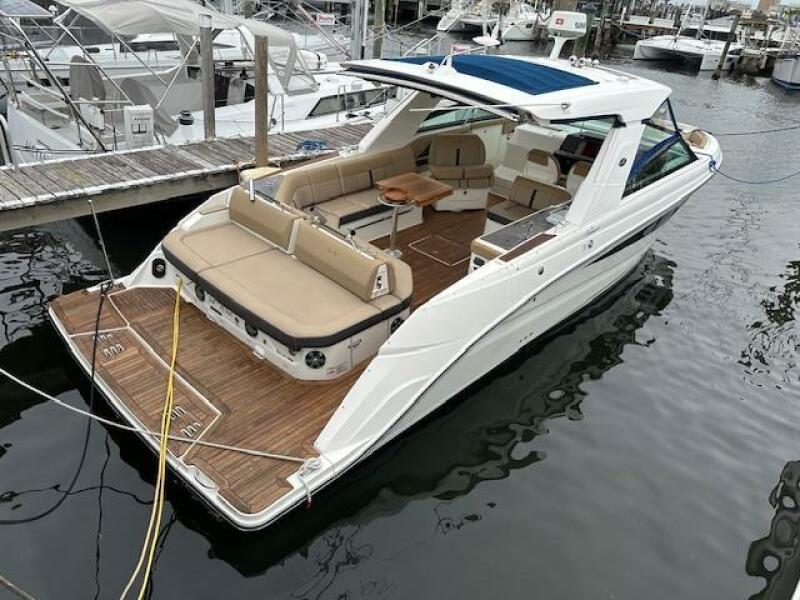 Photo of 2019 Sea Ray 42'