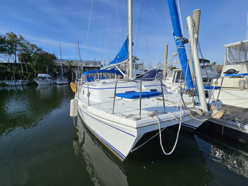 Photo of 1992 Endeavour Catamaran 30'