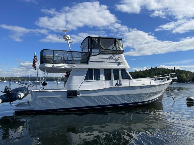 Photo of 1999 Mainship 39'