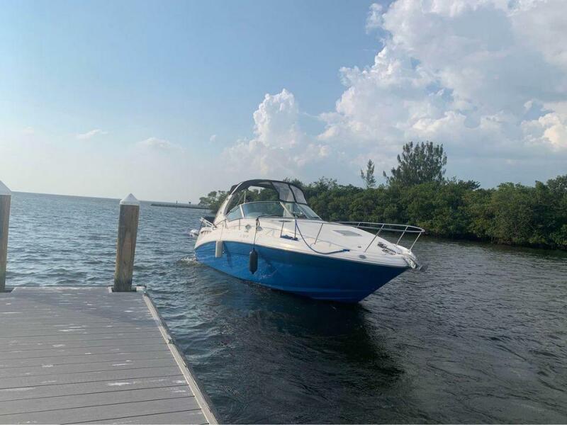 Photo of 2006 Sea Ray 32'