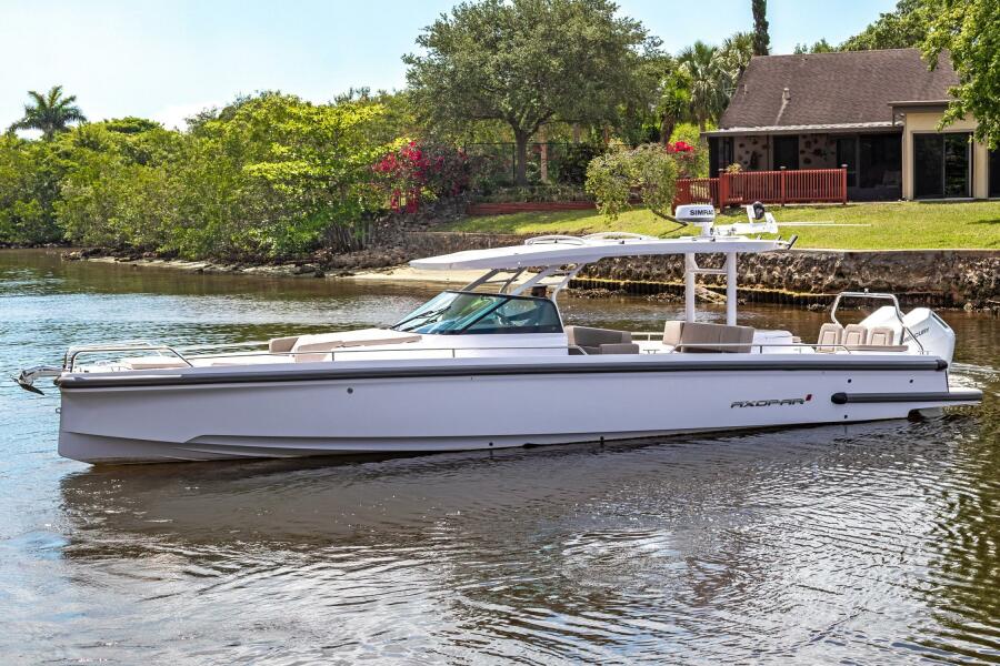 Photo of 2025 Axopar 37'
