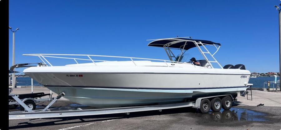 1996 Intrepid 35' Photo of 1996 Intrepid 35'