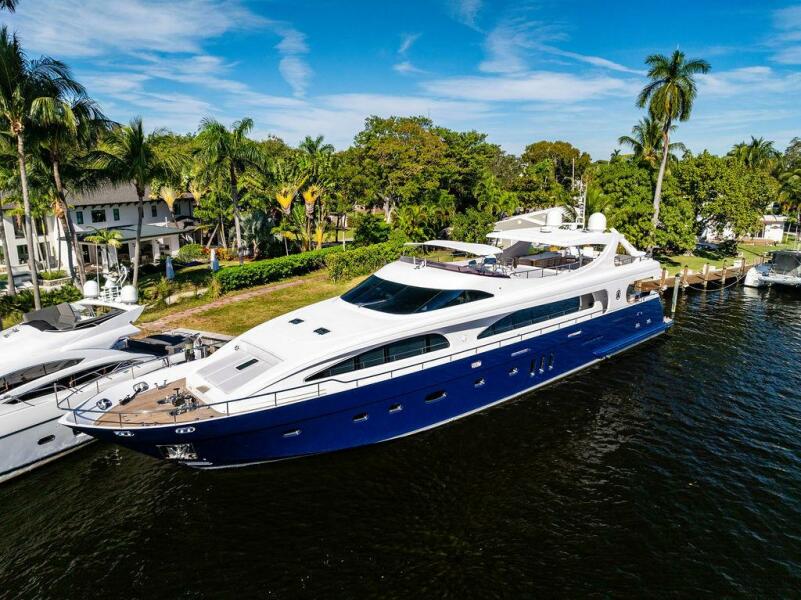 photo of 115' Mengi Yay 115 MY 2011
