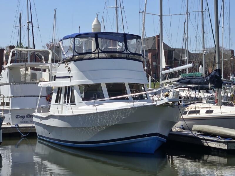 Photo of 2001 Mainship 39'