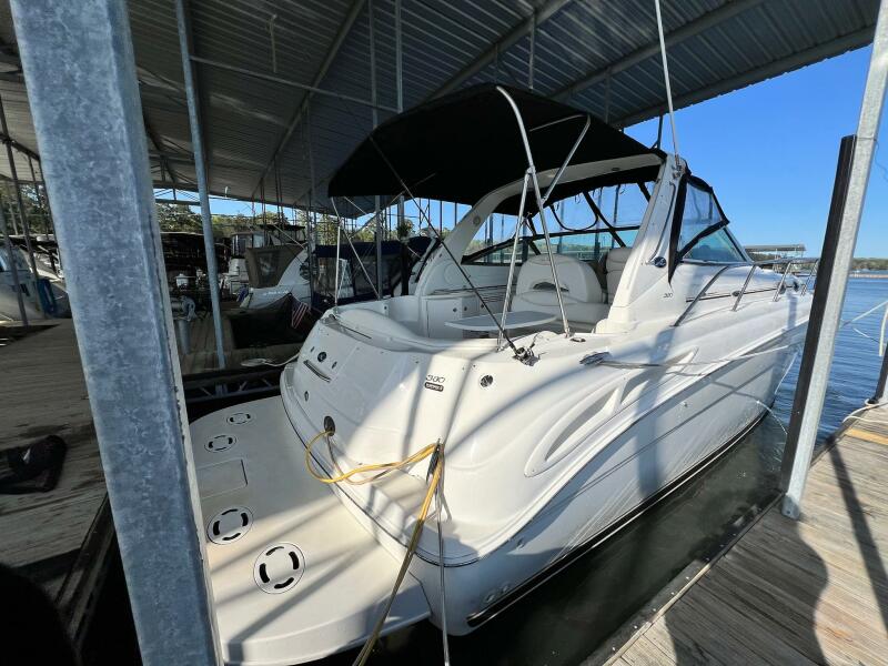 Photo of 2001 Sea Ray 42'