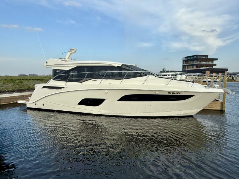 Photo of 2017 Sea Ray 46'