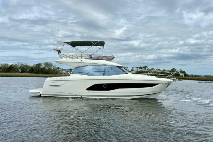 Photo of 2024 Prestige 42'