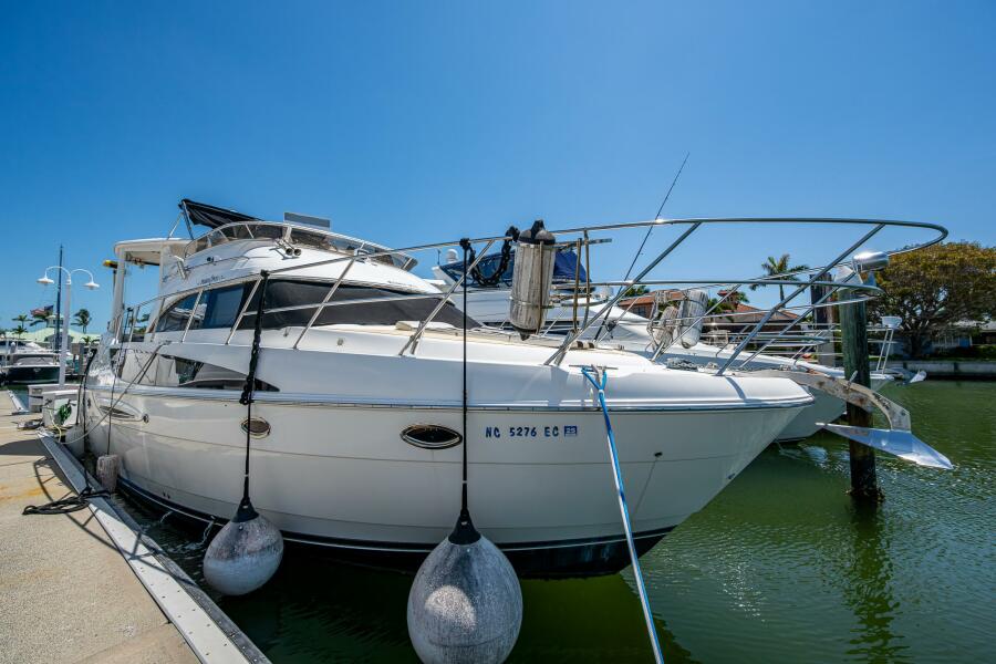 Photo of 2005 Meridian 40'