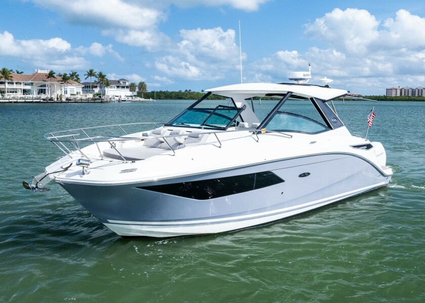 Photo of 2022 Sea Ray 32'
