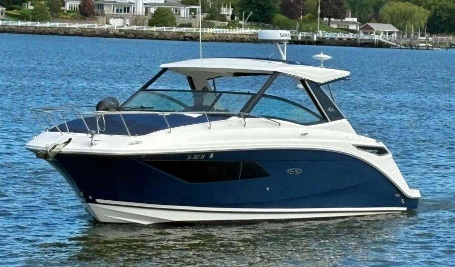Photo of 2020 Sea Ray 32'