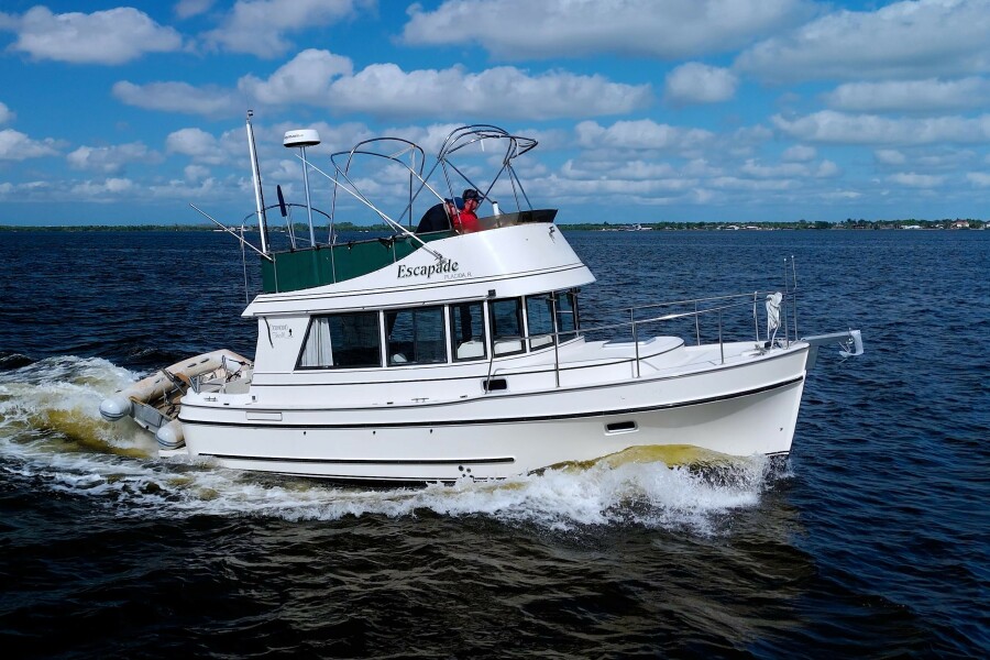 Photo of 2004 Camano 31'