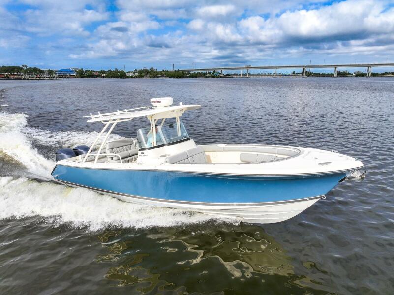 Photo of 2012 Pursuit 31'