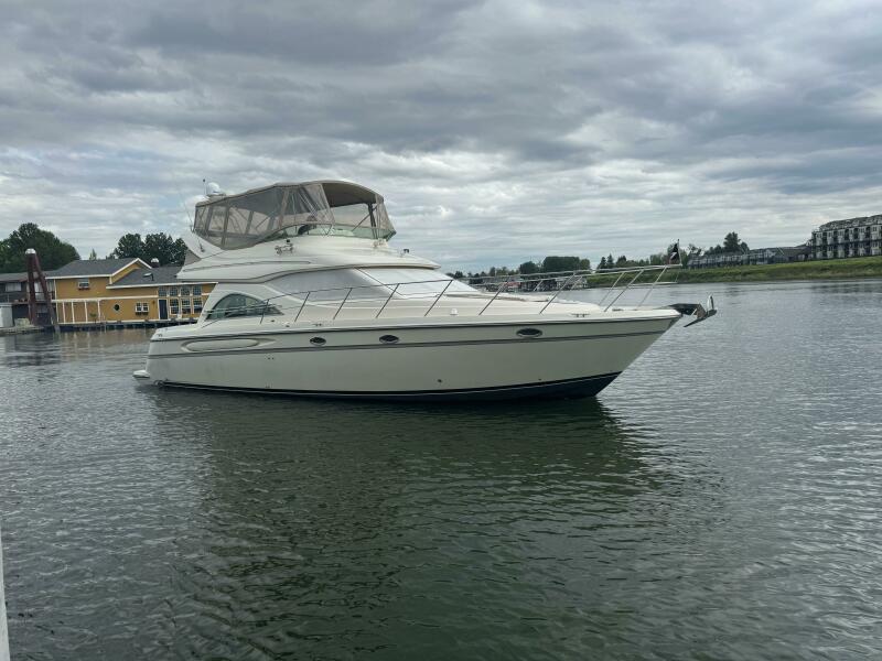 Photo of 1998 Maxum 46'