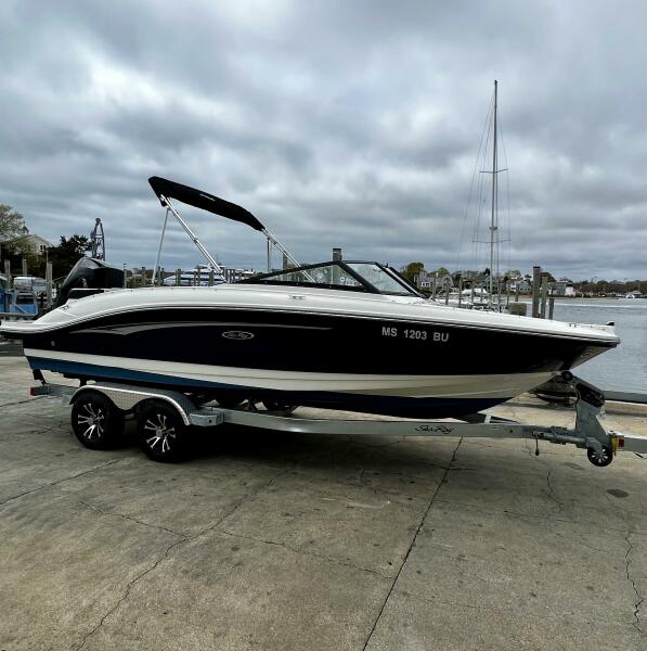 Photo of 2023 Sea Ray 21'