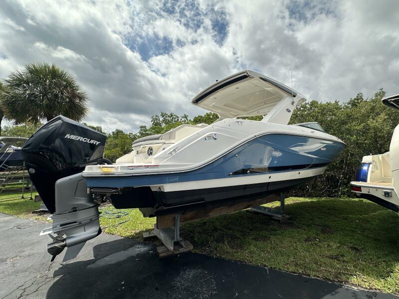 Photo of 2022 Sea Ray 31'