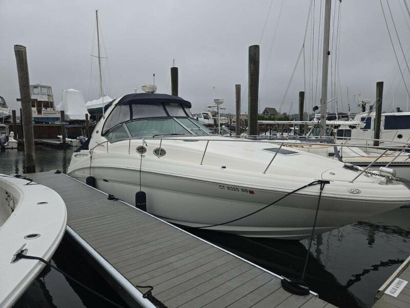 Photo of 2006 Sea Ray 32'