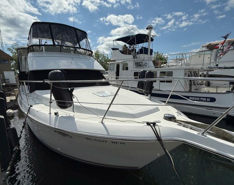 photo of 35' Carver 355 - Main Ship Aft Cabin 1997