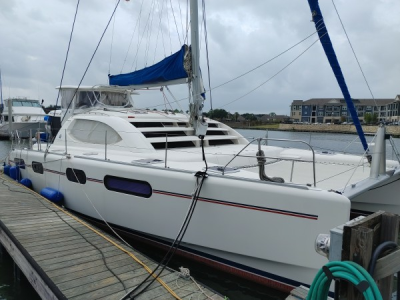 Photo of 2011 Robertson & Caine 46'