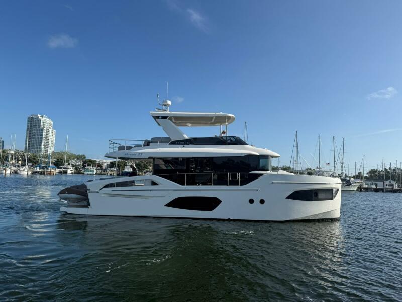 Photo of 2025 Absolute 53'