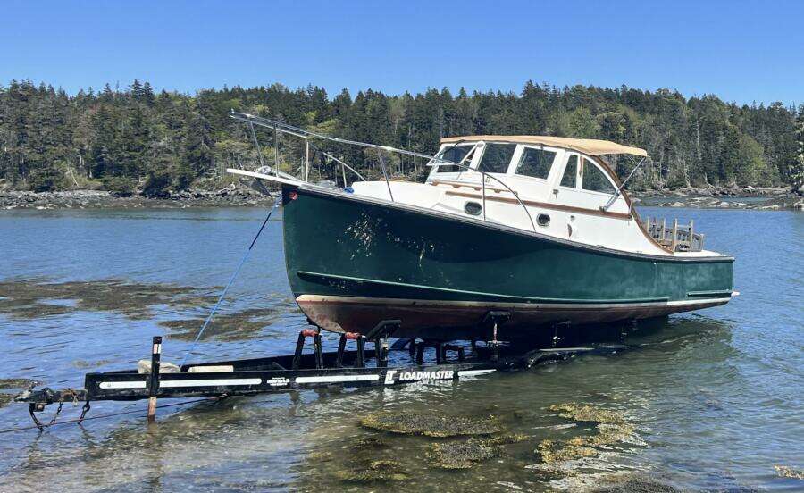 Photo of 28' Ellis Express Cruiser 1994