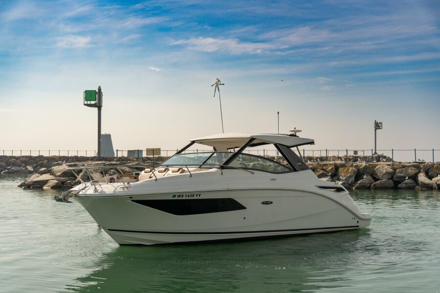 2019 Sea Ray 32' Photo of 2019 Sea Ray 32'