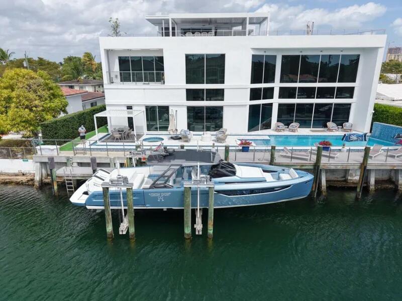 Photo of 2023 Donzi 45'
