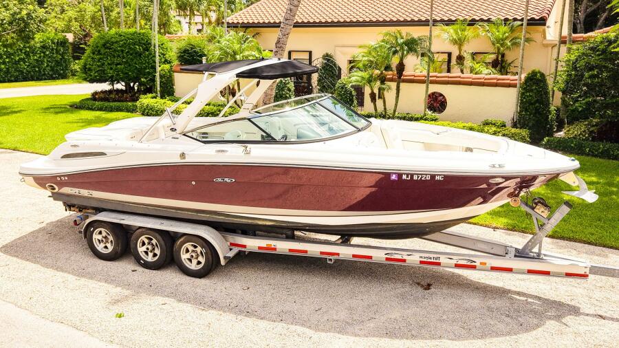 Photo of 2010 Sea Ray 27'