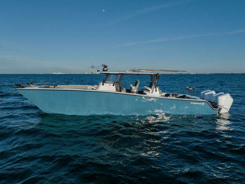 2025 42' Freeman 42 LR photo