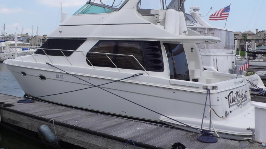 photo of 46' Carver 46 Voyager 2005