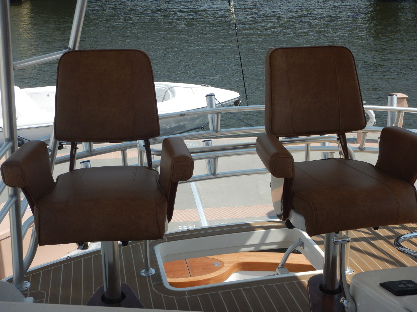 Helm Seating