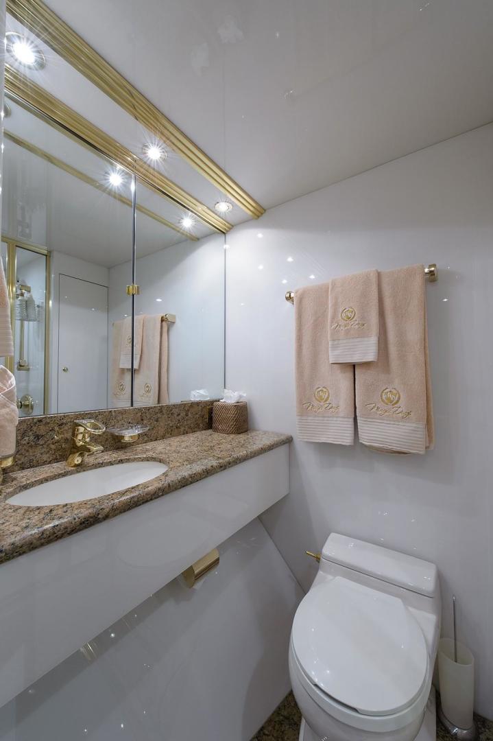 Starboard Guest Stateroom Head