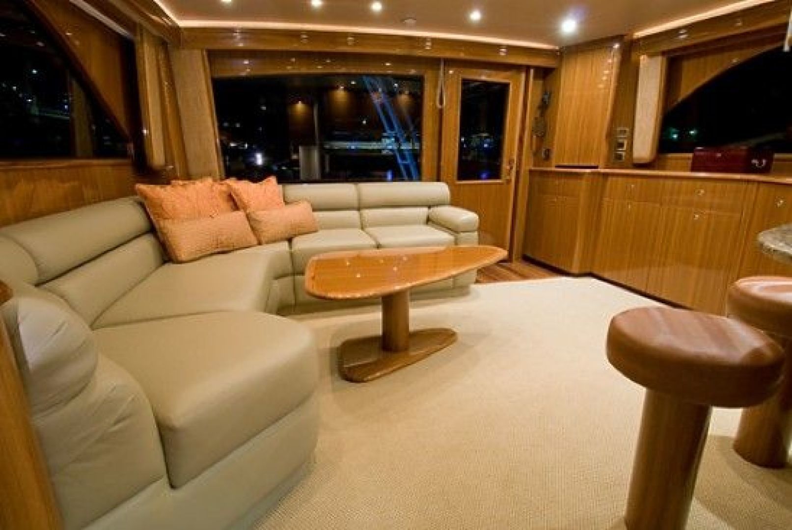 Viking 68 - Salon