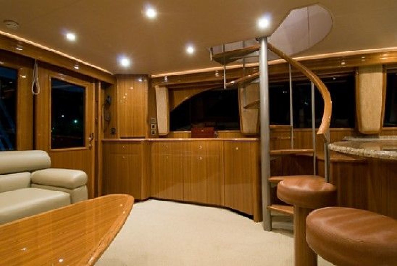 Viking 68 - Salon