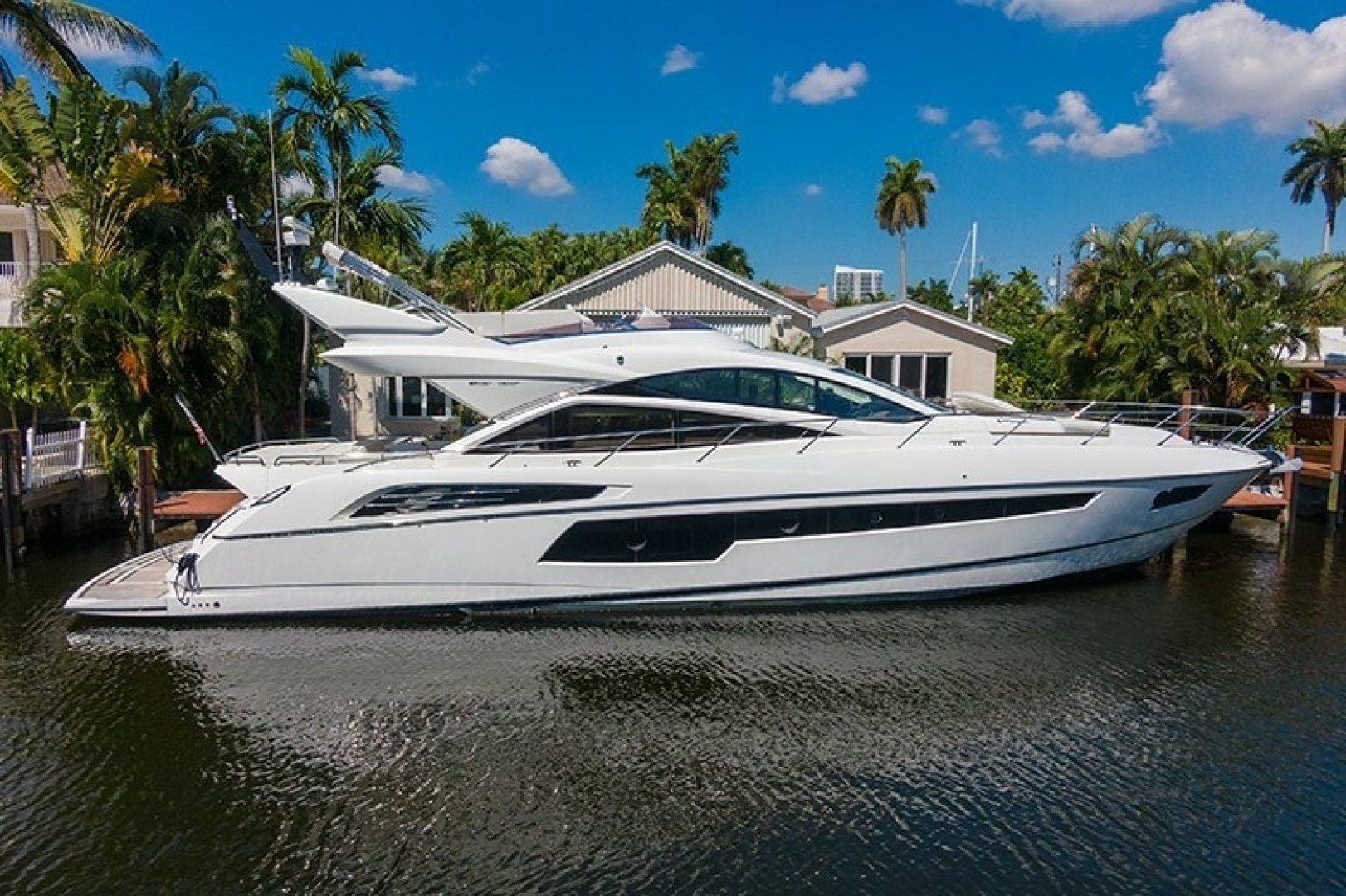 2015 71' Sunseeker photo