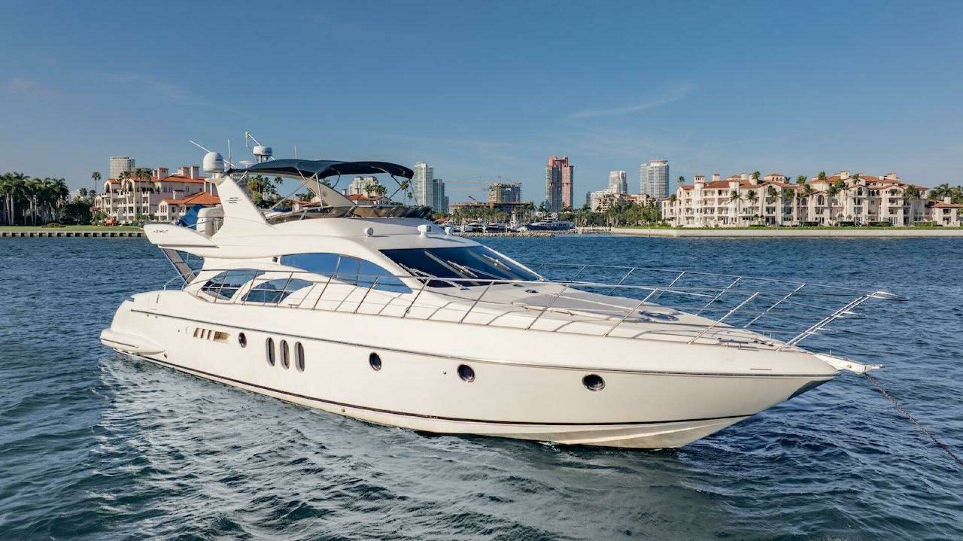 2007 62' Azimut photo