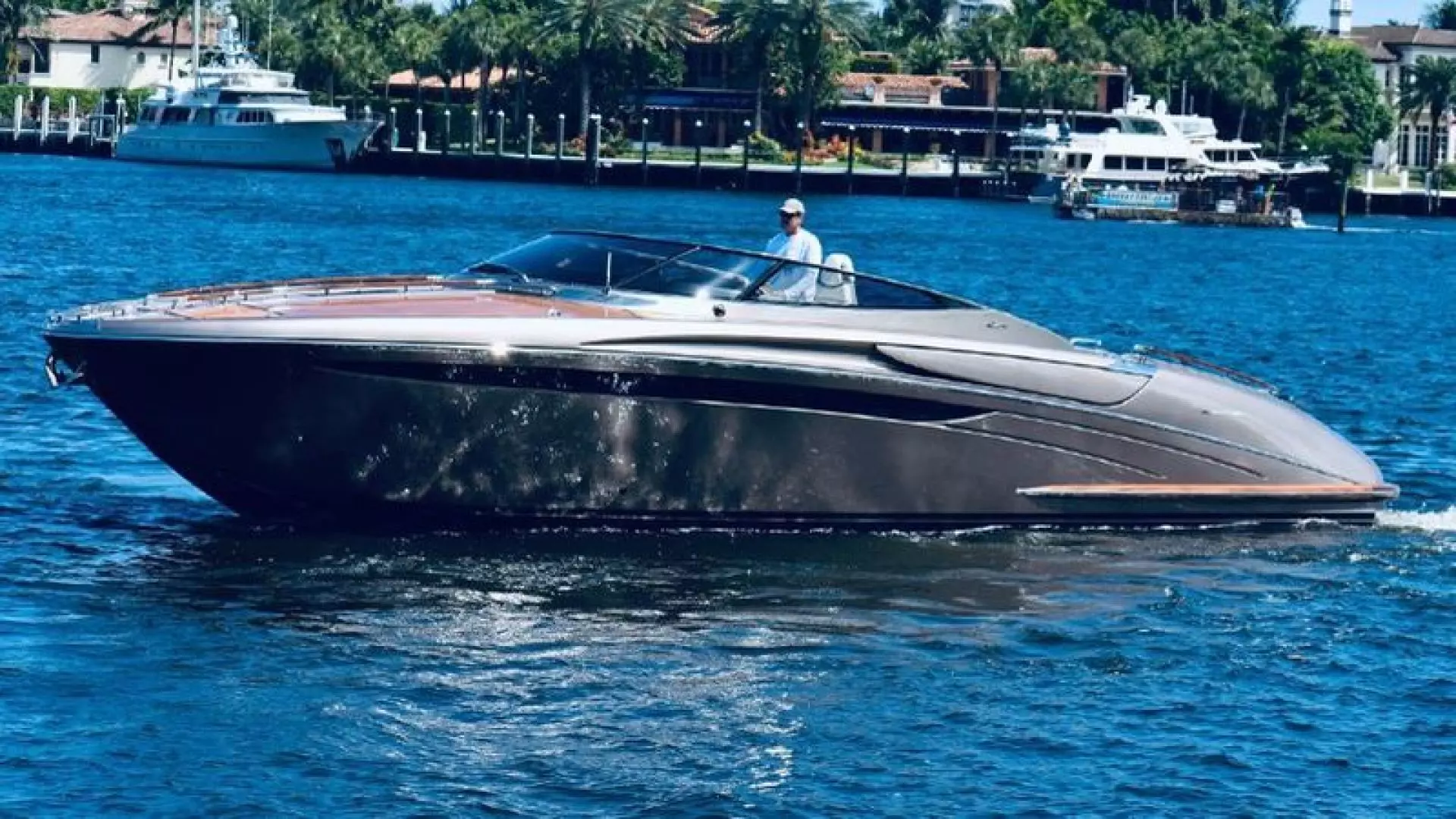 2006 44' Riva photo